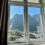 Det Gamle Hotellet בית הארחה *